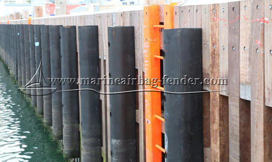 Ağır Görevli Sıcak Galvanizasyon Zinciri Gemi Dokuma D Tipi Fender Bolted Kurulum
