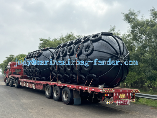 Dock Pneumatik Kauçuk Fender Yüksek Çekiş Gücü Dia 0.3m-4.5m 10 Yıl Tasarım Hayatı
